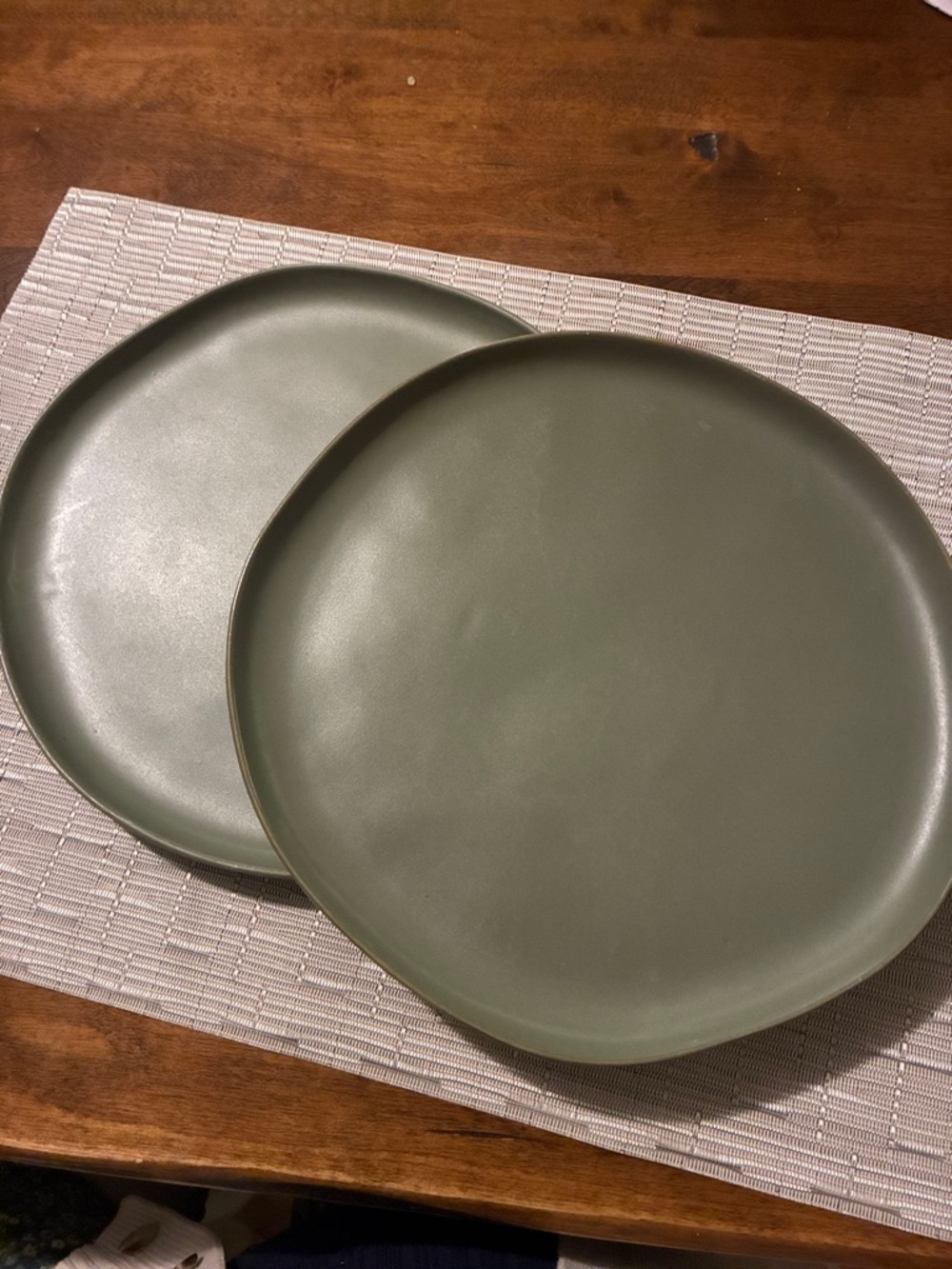 Set of 2 stoneware Hearth & Hand green dinner plates / dishes - Picture 2 of 8